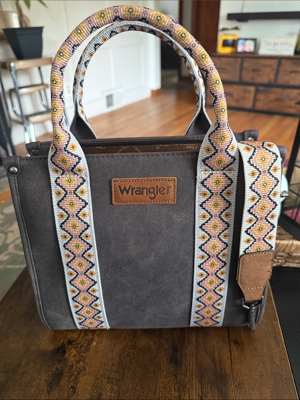 Wrangler Gray Tote with Pink and Yellow Patterned Straps & 2 Cross Body Straps